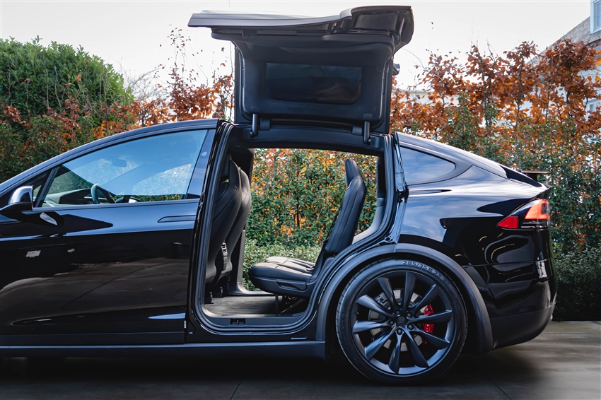 Tesla Model X Performance Raven